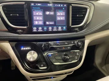 2020 Chrysler Pacifica Hybrid - image 23