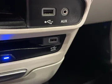 2020 Chrysler Pacifica Hybrid - image 28