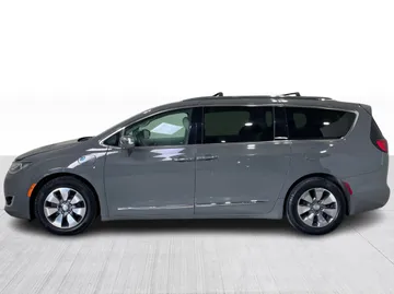 2020 Chrysler Pacifica Hybrid - image 11