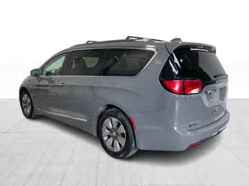 2020 Chrysler Pacifica Hybrid - image 12