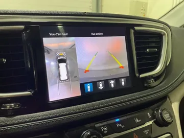 2020 Chrysler Pacifica Hybrid - image 22