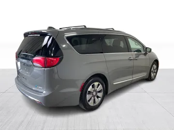 2020 Chrysler Pacifica Hybrid - image 15