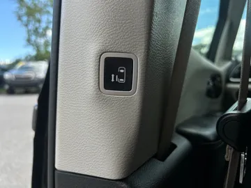 2022 Chrysler Pacifica Hybrid - image 34
