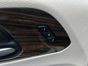 2022 Chrysler Pacifica Hybrid - image 21