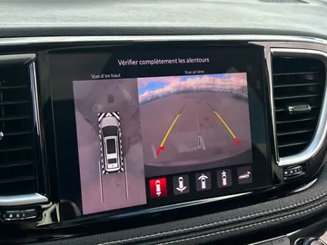 2022 Chrysler Pacifica Hybrid - image 25