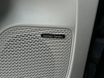 2022 Chrysler Pacifica Hybrid - image 28