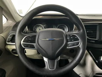 2021 Chrysler Grand Caravan - image 16