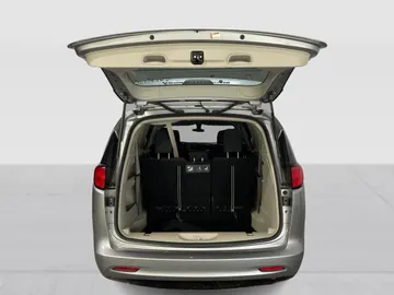 2021 Chrysler Grand Caravan - image 13
