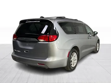 2021 Chrysler Grand Caravan - image 12