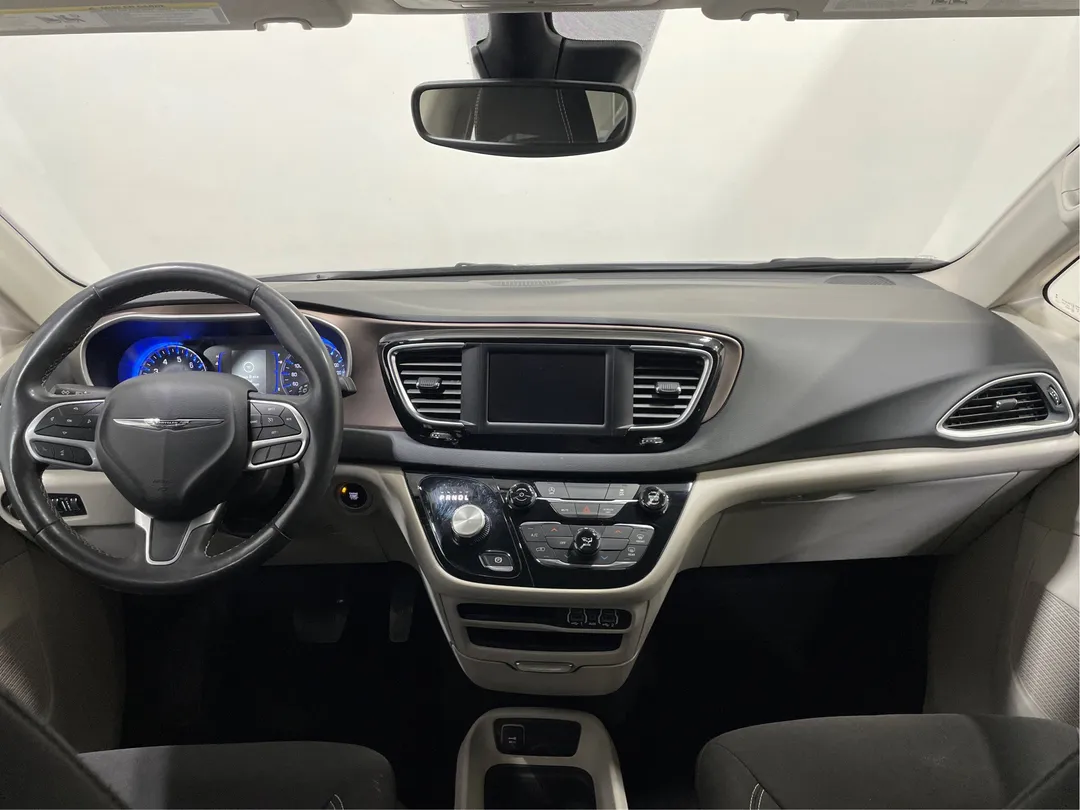 2023 Chrysler Grand Caravan — photo 4