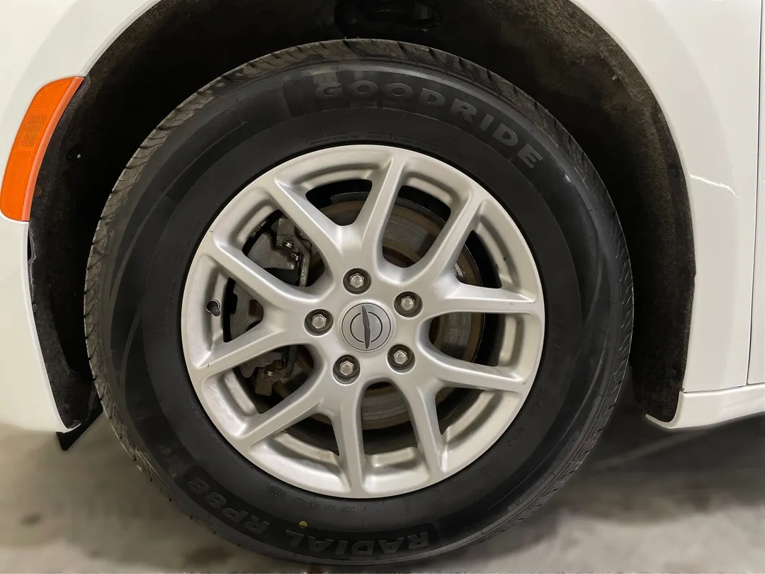 2023 Chrysler Grand Caravan — photo 5
