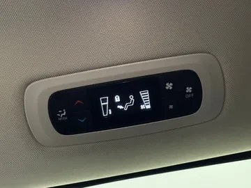 2023 Chrysler Grand Caravan - image 32
