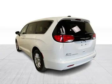 2023 Chrysler Grand Caravan - image 11