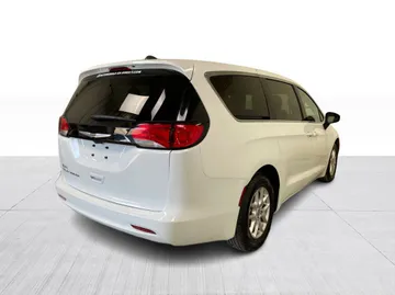 2023 Chrysler Grand Caravan - image 14