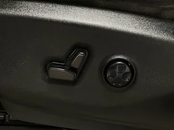 2023 Chrysler Grand Caravan - image 19