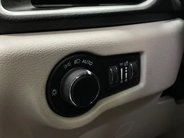 2022 Chrysler Grand Caravan - image 31