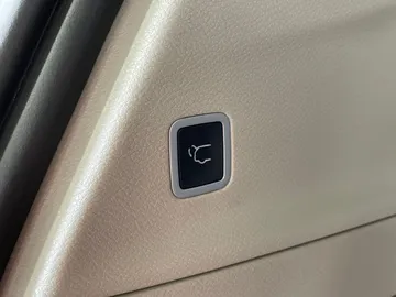 2022 Chrysler Grand Caravan - image 34