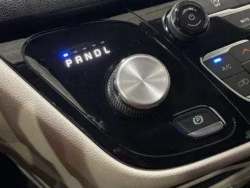 2022 Chrysler Grand Caravan - image 29