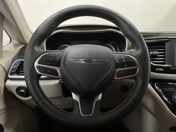 2022 Chrysler Grand Caravan - image 26