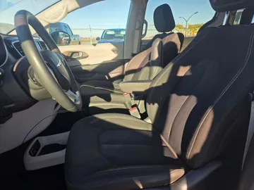 2024 Chrysler Grand Caravan - image 7