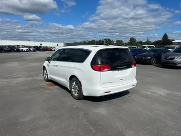 2024 Chrysler Grand Caravan - image 6