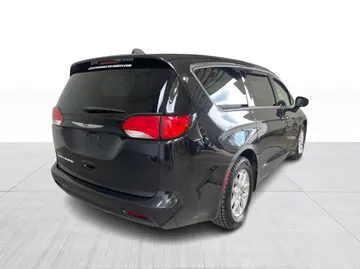 2021 Chrysler Grand Caravan - image 13