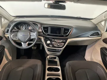 2021 Chrysler Grand Caravan - image 4