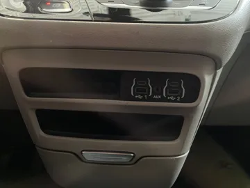 2021 Chrysler Grand Caravan - image 23