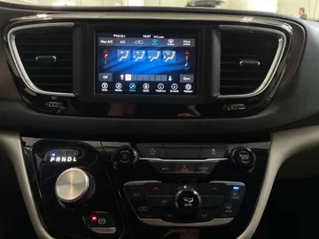 2021 Chrysler Grand Caravan - image 19