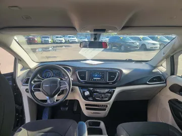 2021 Chrysler Grand Caravan - image 7