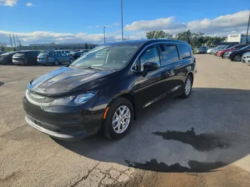 2021 Chrysler Grand Caravan - image 2