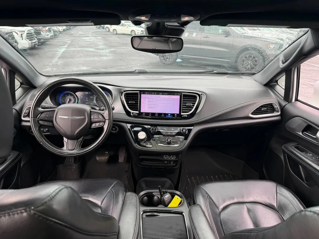 2022 Chrysler Pacifica — photo 8