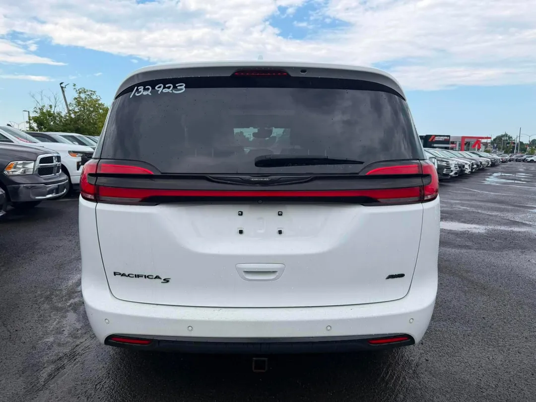 2022 Chrysler Pacifica — photo 5