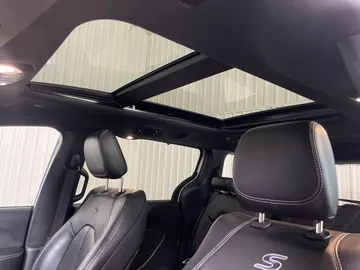 2022 Chrysler Pacifica - image 6