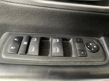 2022 Chrysler Pacifica - image 28