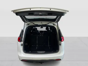 2022 Chrysler Pacifica - image 14