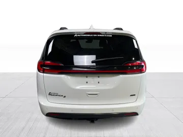 2022 Chrysler Pacifica - image 13