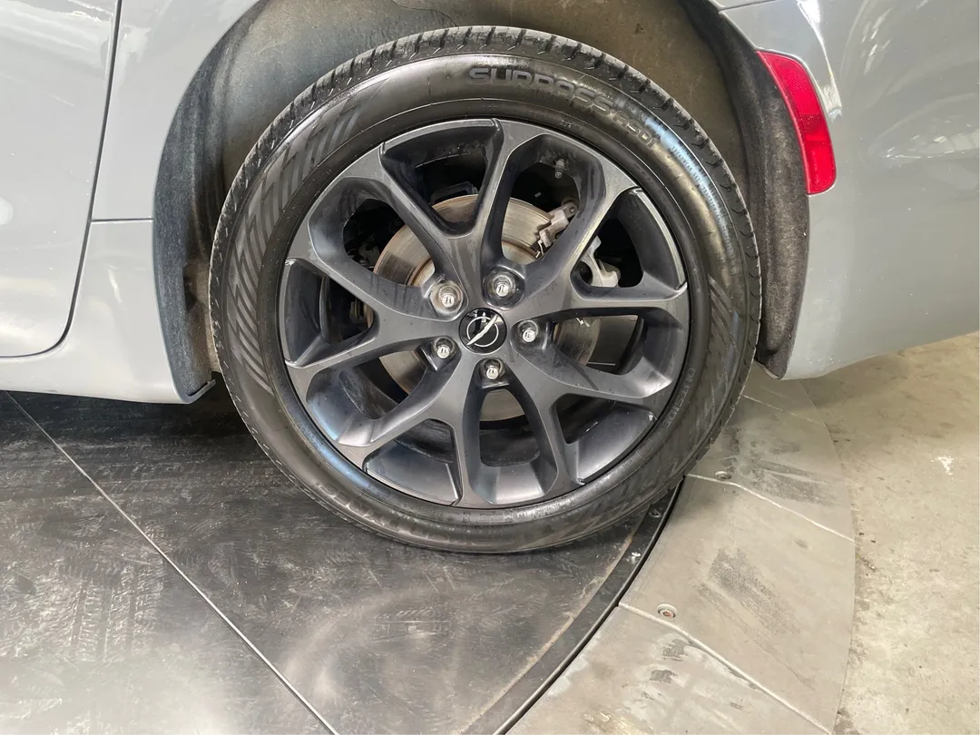 2023 Chrysler Pacifica — photo 6