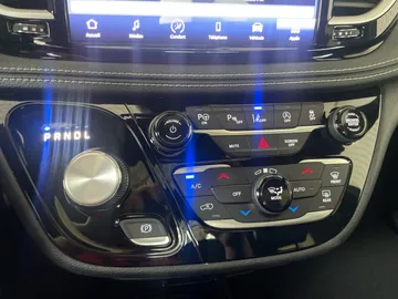 2023 Chrysler Pacifica - image 25