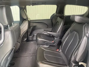 2023 Chrysler Pacifica - image 15