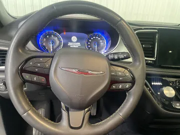 2023 Chrysler Pacifica - image 18