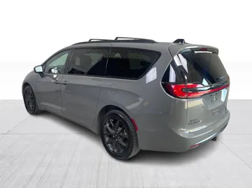 2023 Chrysler Pacifica - image 11
