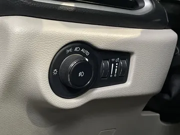 2022 Chrysler Pacifica - image 19