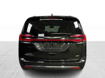 2022 Chrysler Pacifica - image 12