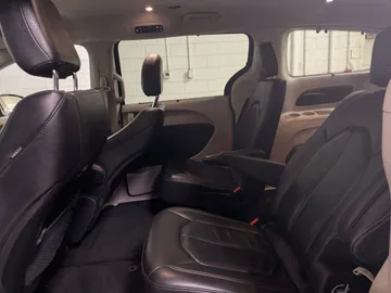 2022 Chrysler Pacifica - image 15