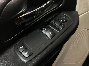 2019 Dodge Grand Caravan - image 21