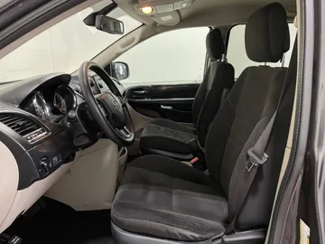 2019 Dodge Grand Caravan - image 3