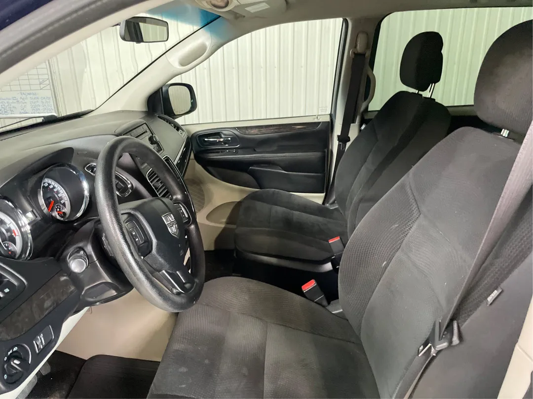 2017 Dodge Grand Caravan — photo 3