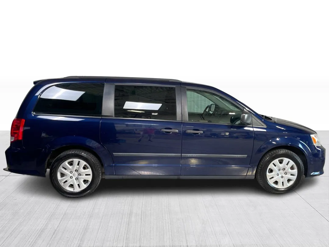 2017 Dodge Grand Caravan — photo 2