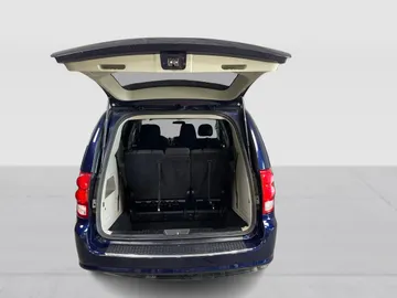 2017 Dodge Grand Caravan - image 11